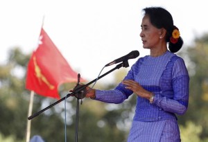 Myanmar opposition leader Aung San Suu Kyi gives a speech as she campaigns for the upcoming general election, in Loikaw capital city of Kayah state September 11, 2015. Suu Kyi on Thursday urged voters to opt for "real change" in the first general election since the end of military rule.  REUTERS/Soe Zeya Tun - RTSMAB